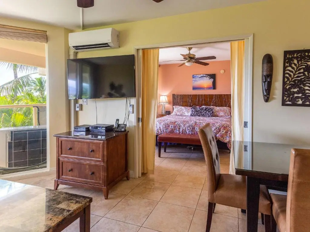 Maui Banyan T-305 - Ocean View Beach Condo for 10