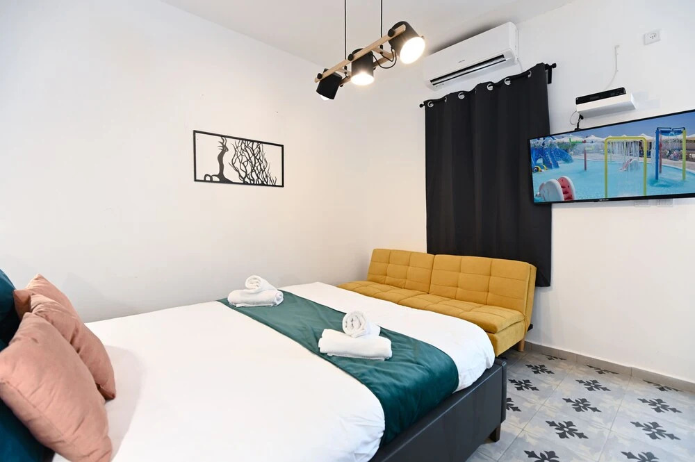 Bazelet Apartments