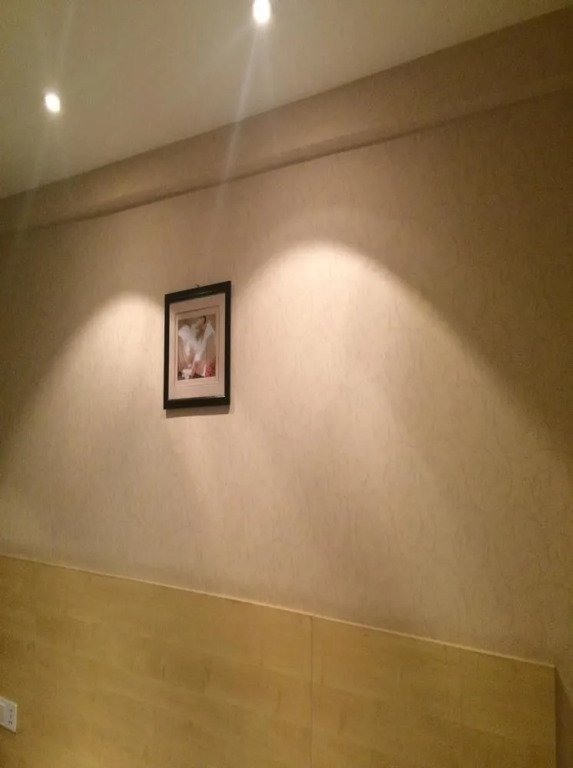 Nanning Hawks Holiday Hotel