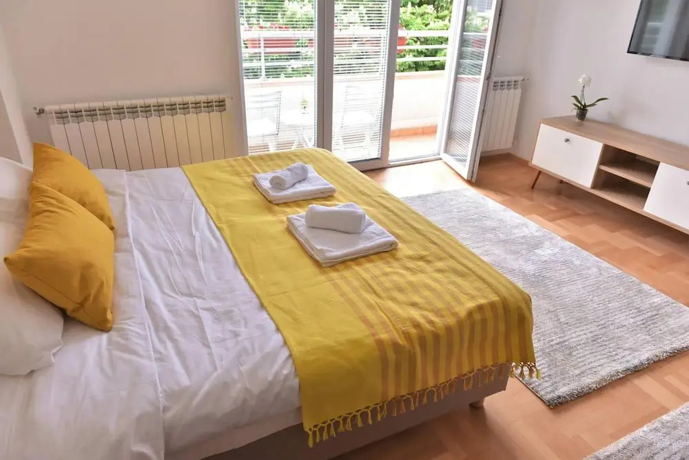 Unique Apartment Leninova