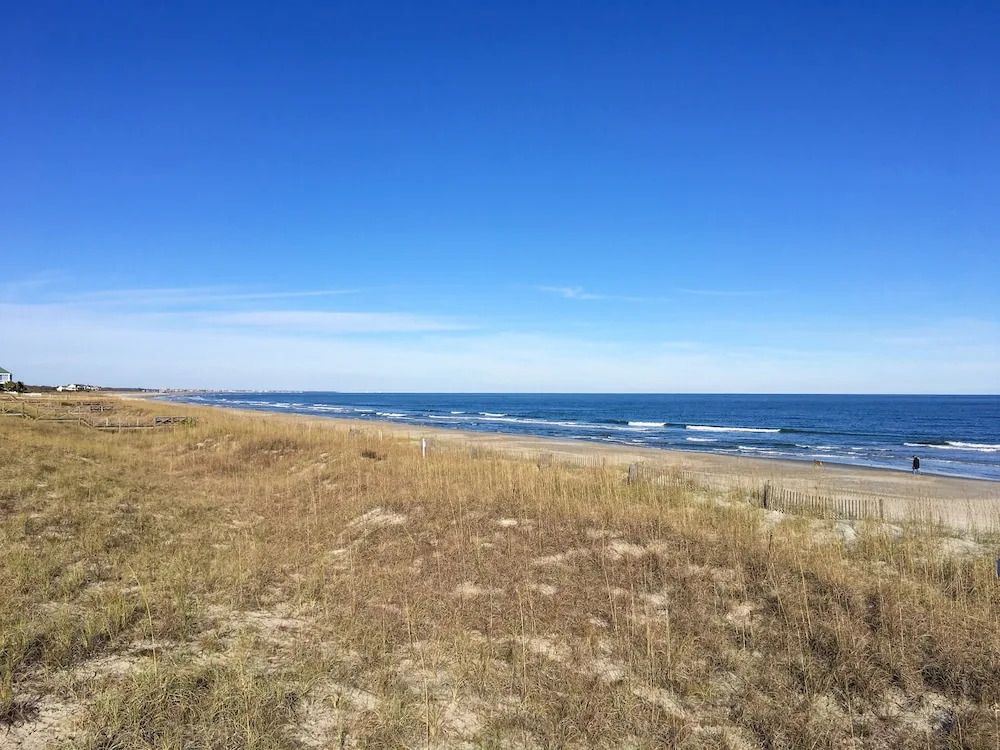 Lakeside - 4 Br Home