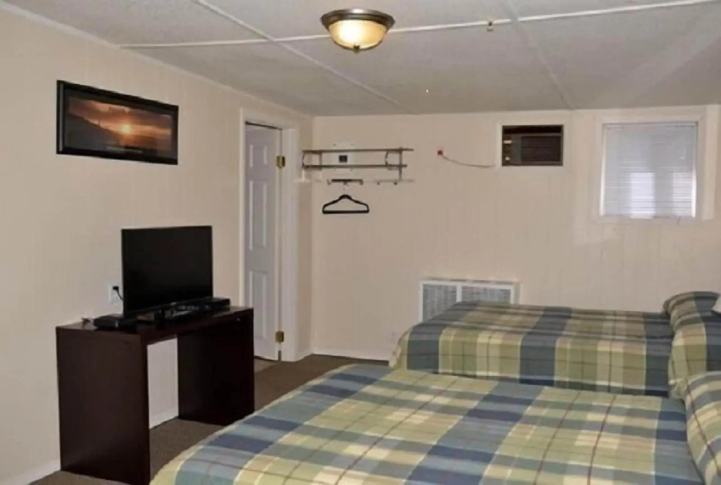 99 Mile Motel