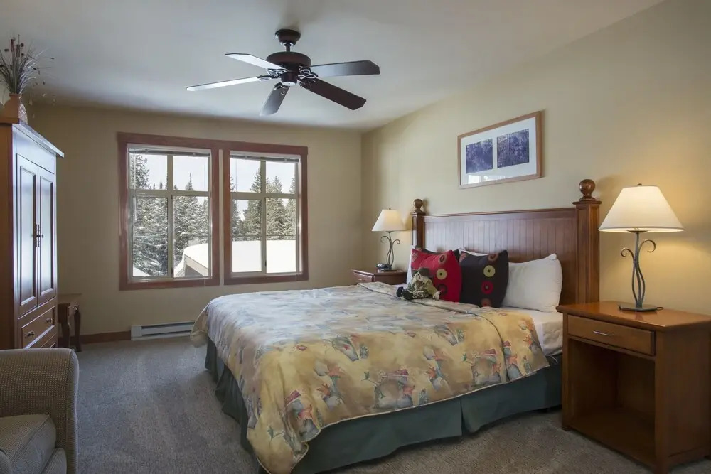 1408 - Three Bedroom Deluxe Eagle Springs West 3 Condo by RedAwning