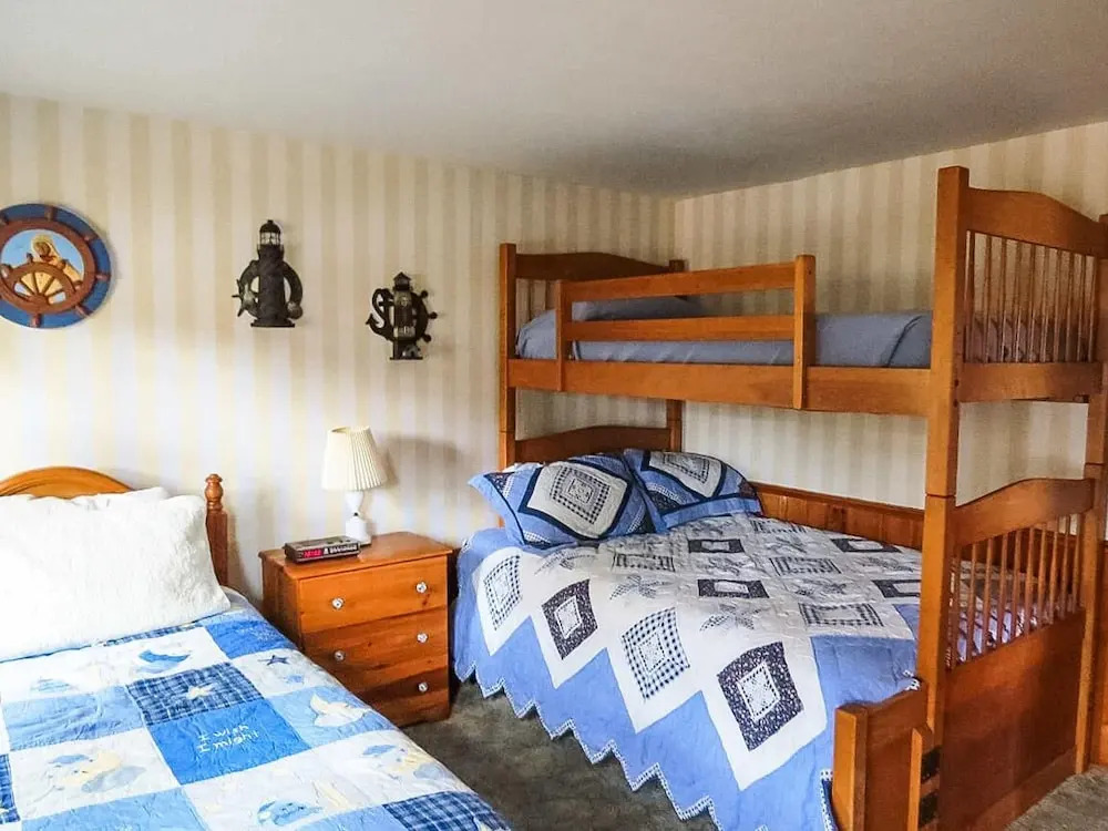 5 Ivy Hill Lane - Three Bedroom House