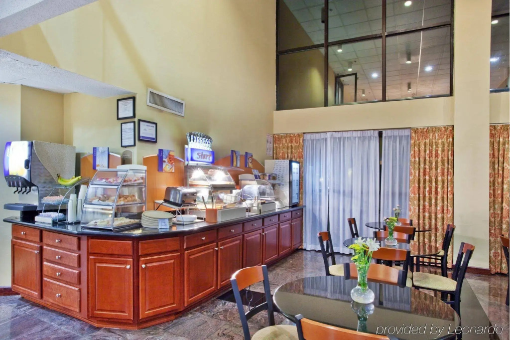 Holiday Inn Express Hotel & Suites Lawrenceville by IHG