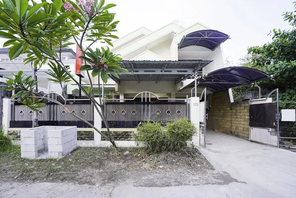 OYO 2094 Prestige Residence