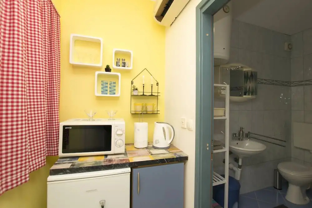 Apartments and Room Zinka