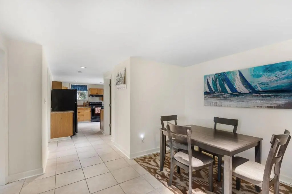 1010 E Ashley - Two Kitchens - Steps to Beach