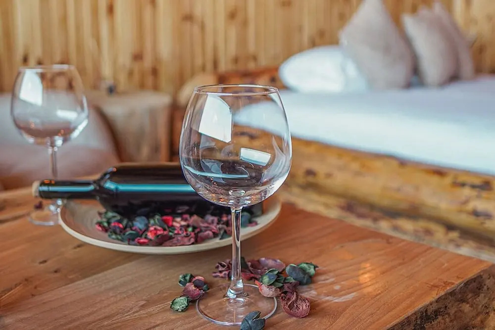 Menzara Hotel & Restaurant