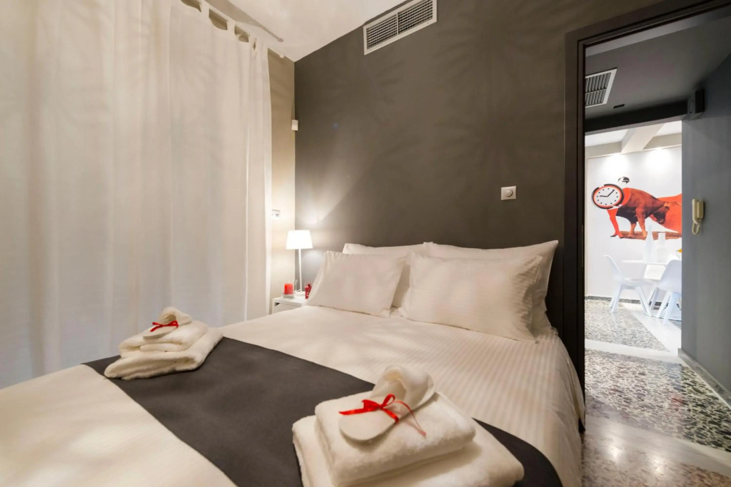 Ma Maison Nο 1, Penthouse, Acropolis and Lycabettus view, 15' to Acropolis by metro, 1' from Metro Station