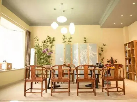 Donglin Luqi Tongyi Homestay (Shanghai Pudong New Area Lingang Avenue)