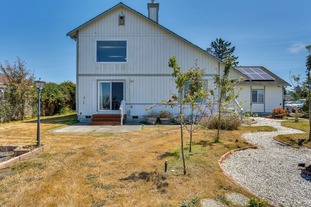 Seaside Eureka Vacation Rental w/ Bay Views!