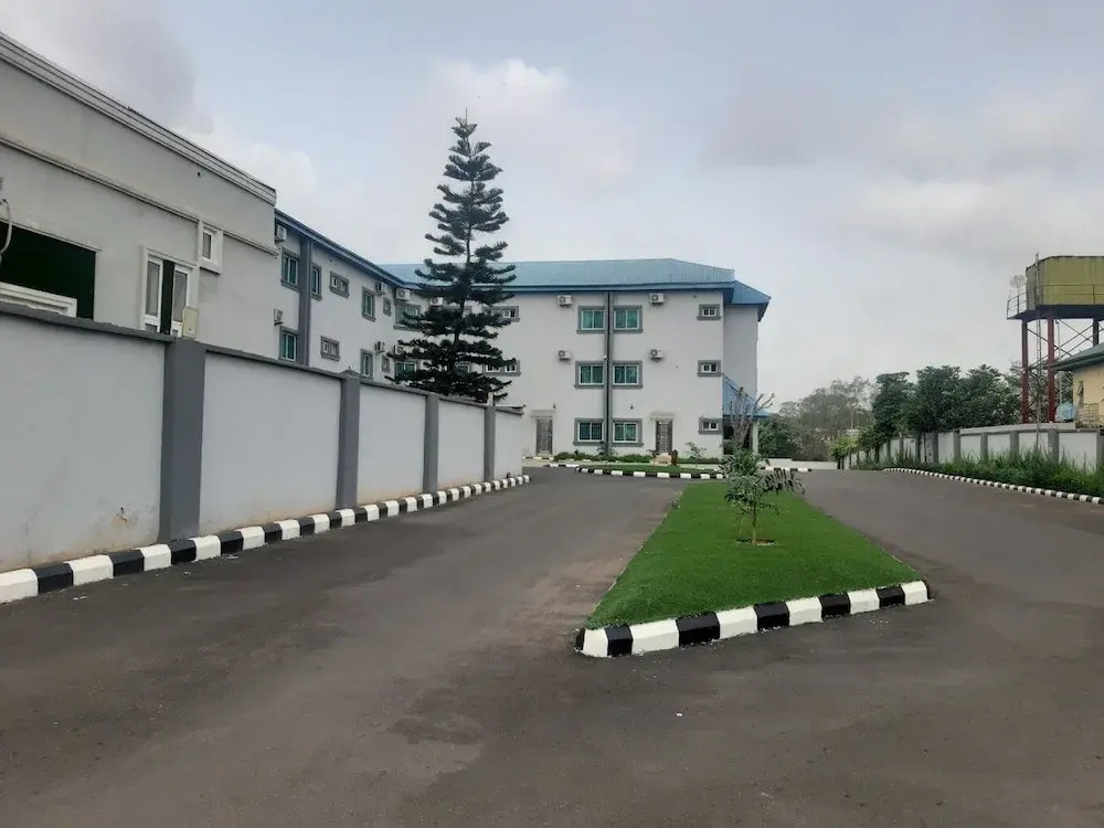 Blue Island Hotel And Suites