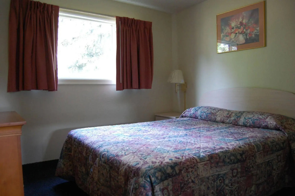 Western Inn Lakewood