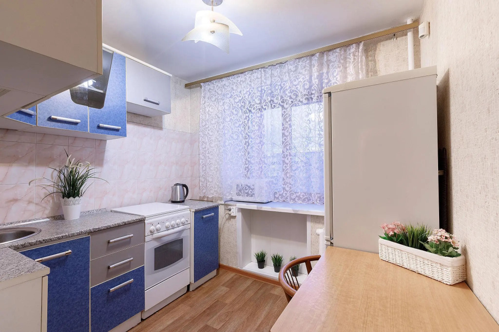 Аврора на улице 50 Лет Октября 24