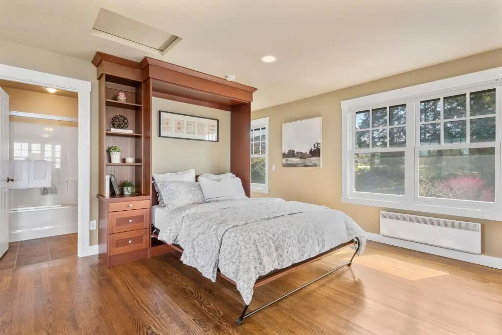 @ Marbella Lane - Waterfront Studio Whidbey Island