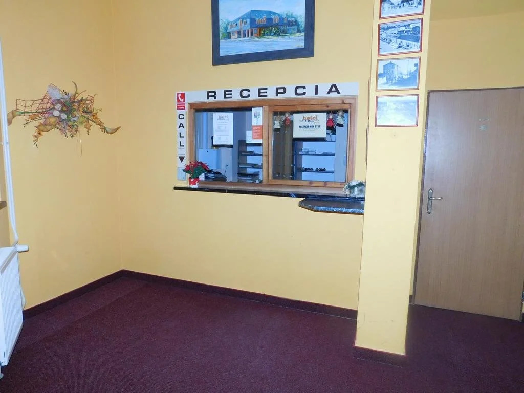 Hotel Senica, Garni