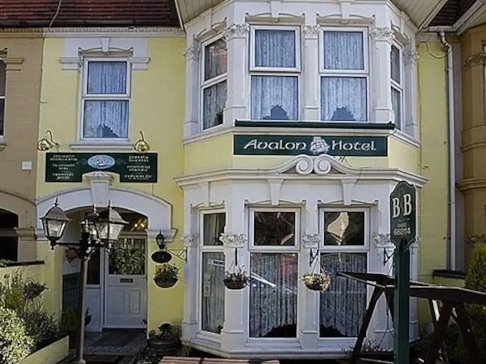 Avalon Hotel - Guest House