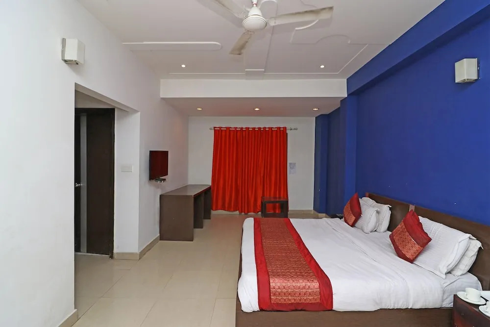 Hotel Era Residency