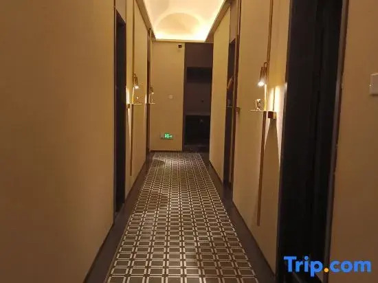 Tongqi Lanting Hotel (Fucheng District Yuewang Tower)