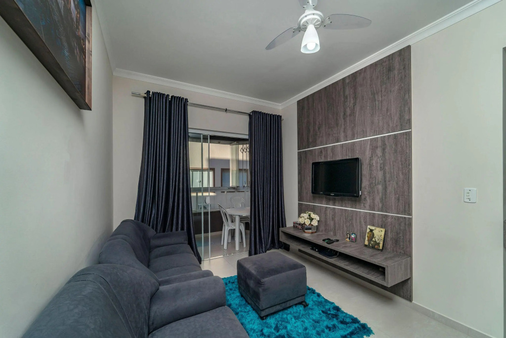Apartamento 2 Dormitórios Com Churrasqueira