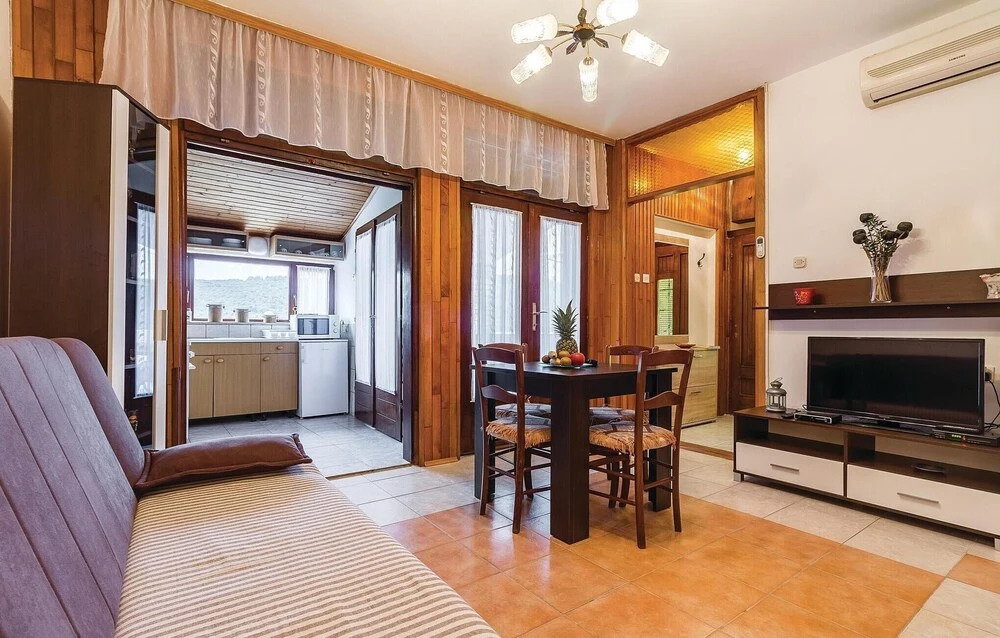 Beautiful Home in Krnica With Wifi and 2 Bedrooms