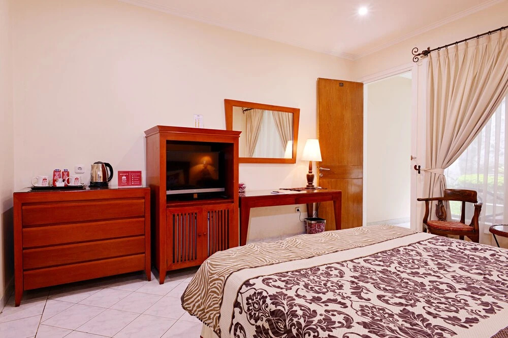 ZEN Rooms Pejaten Raya