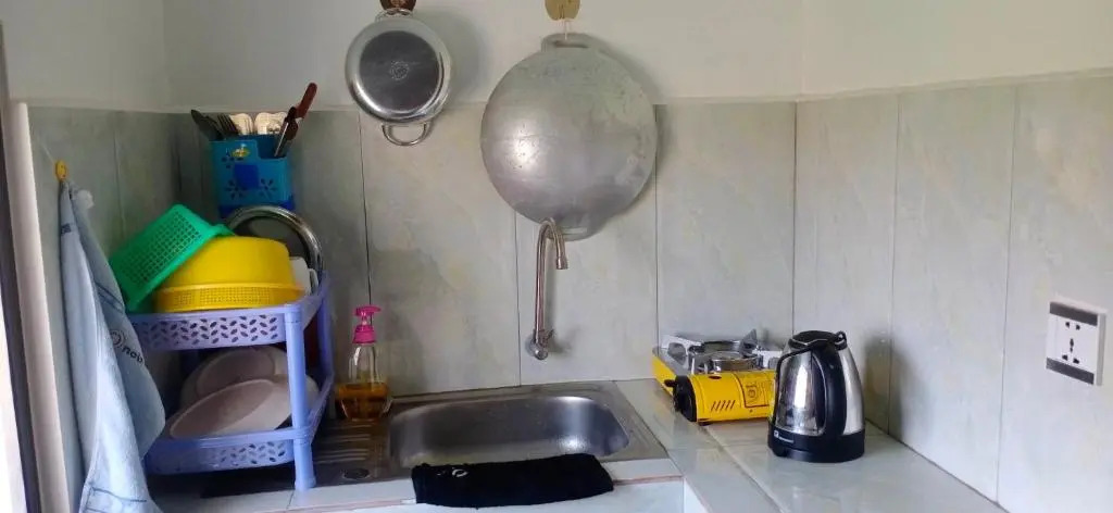 1-2pax AC room 2 including kitchen