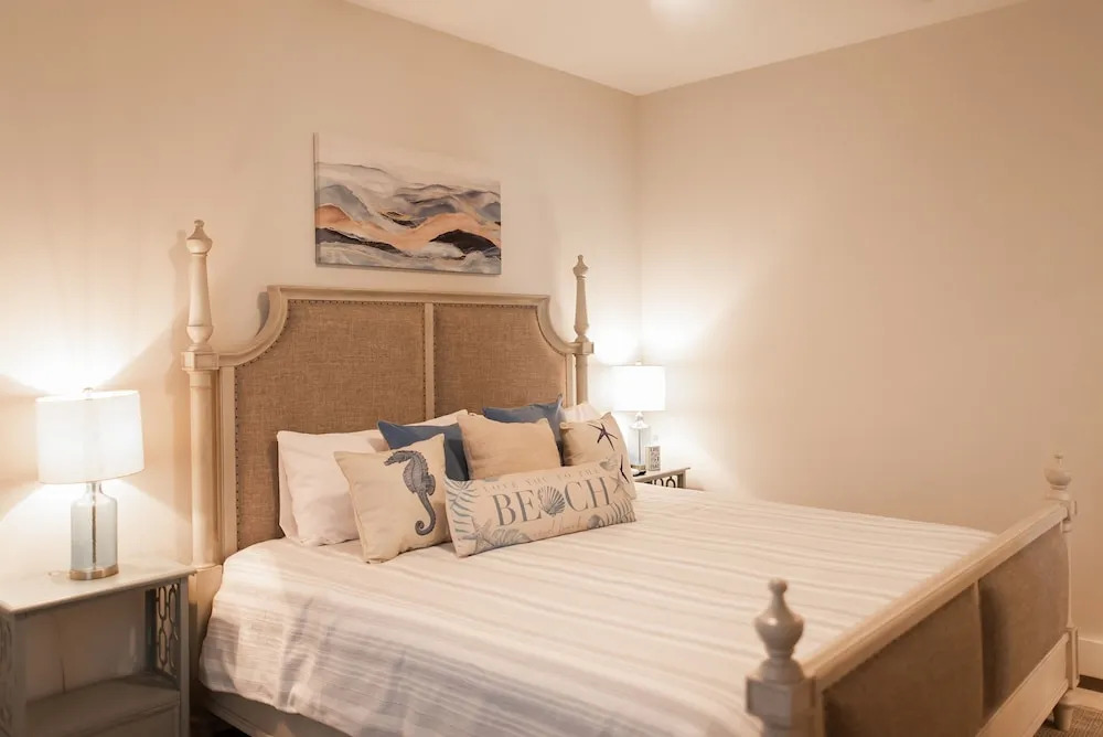 Getaway 3 Bedrooms 3.5 Bathrooms Townhouse