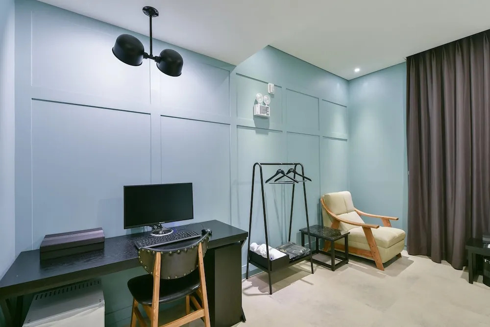 Hwaseong Wall Hotel