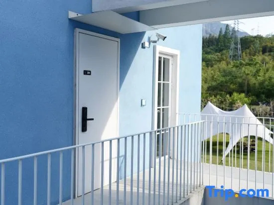 Blue House Country Hotel