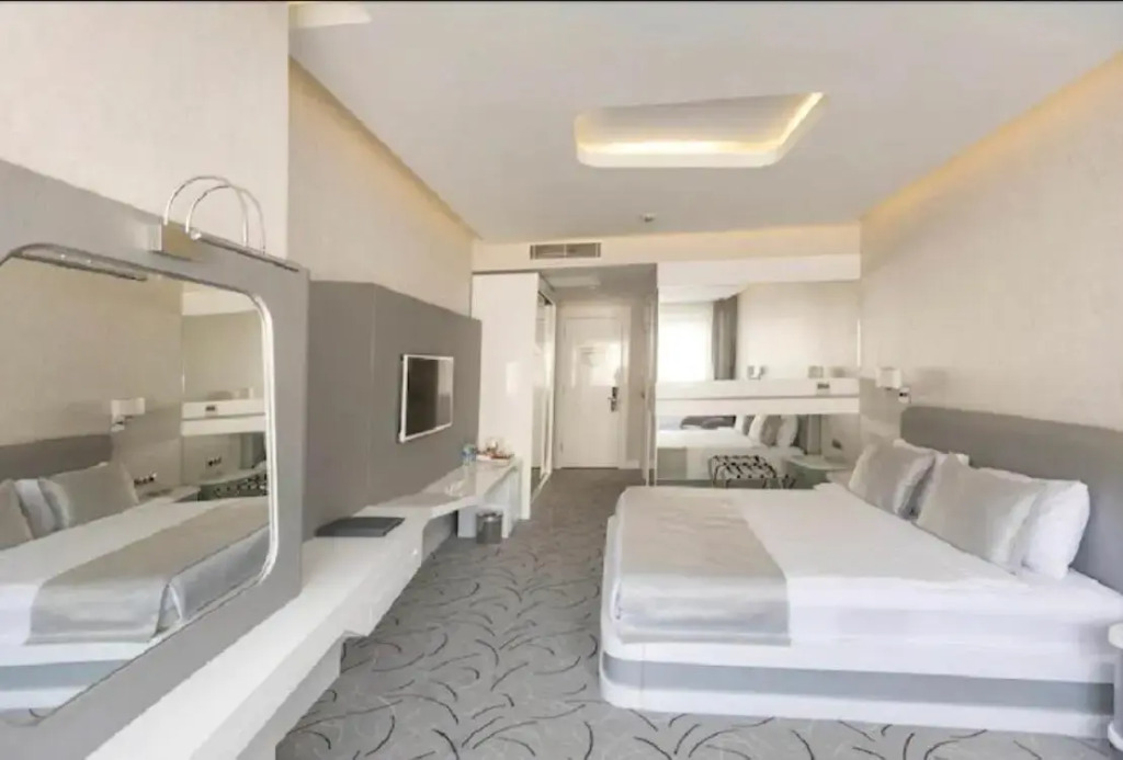 White Line Boutique Hotel