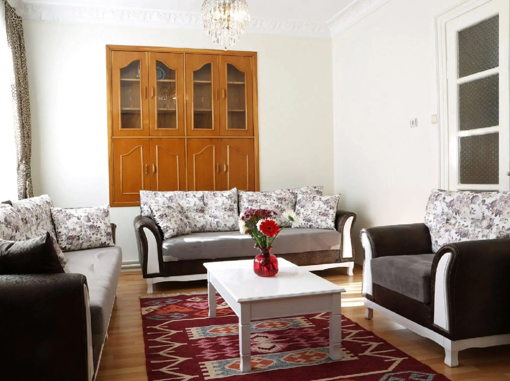 Ekim Apartments