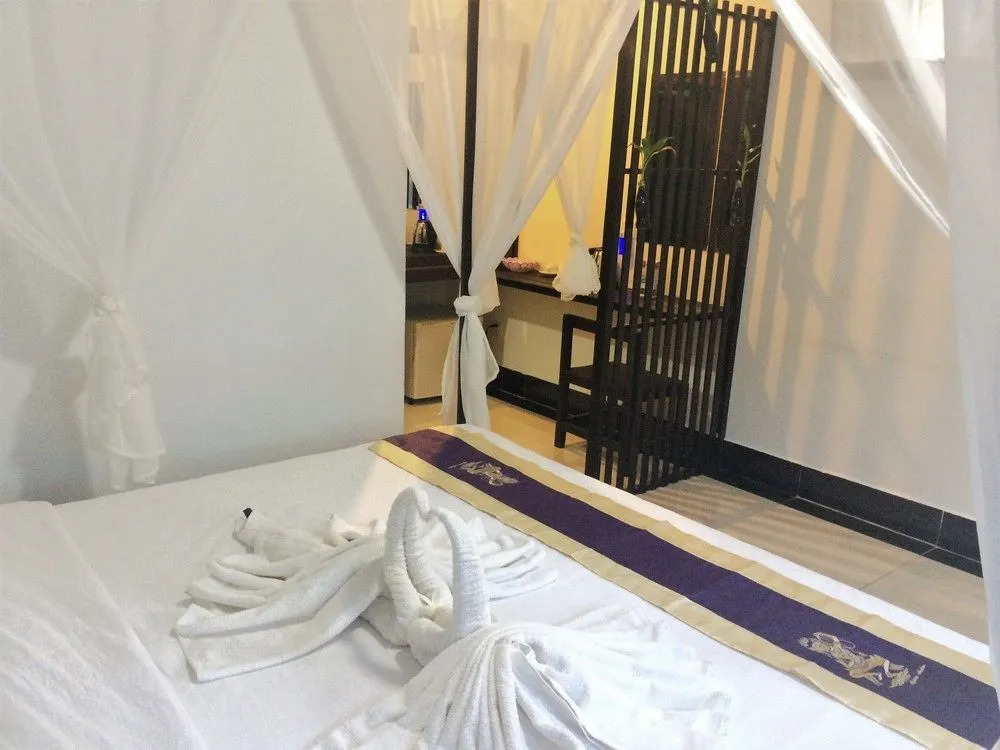 Huylin Angkor Boutique