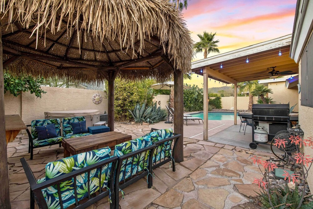 Pool, Hot Tub & Patio: Charming Scottsdale Home!