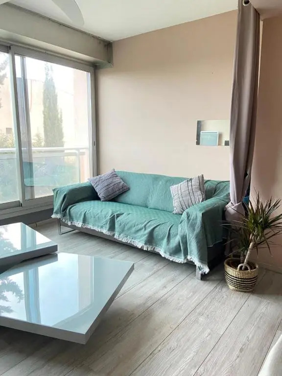 Apt Golfe Juan - 5min des plages - Parking privée - Piscine Rooftop