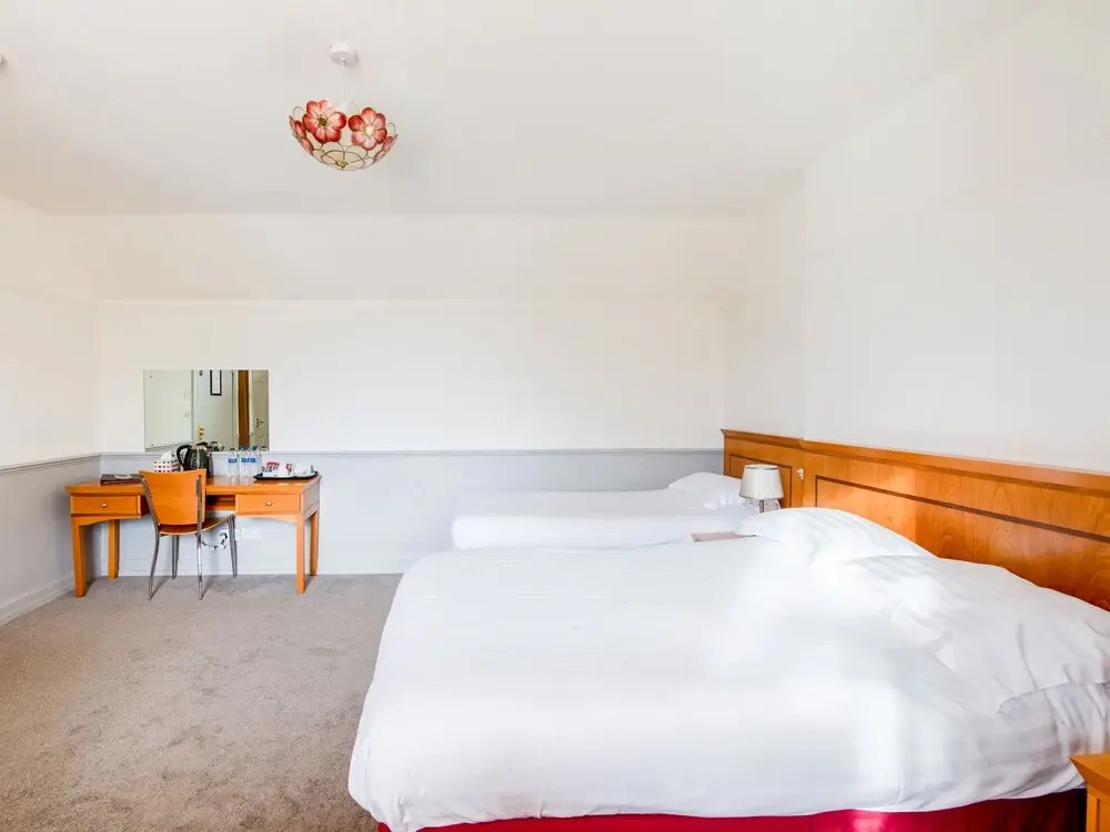 Clovenfords Hotel