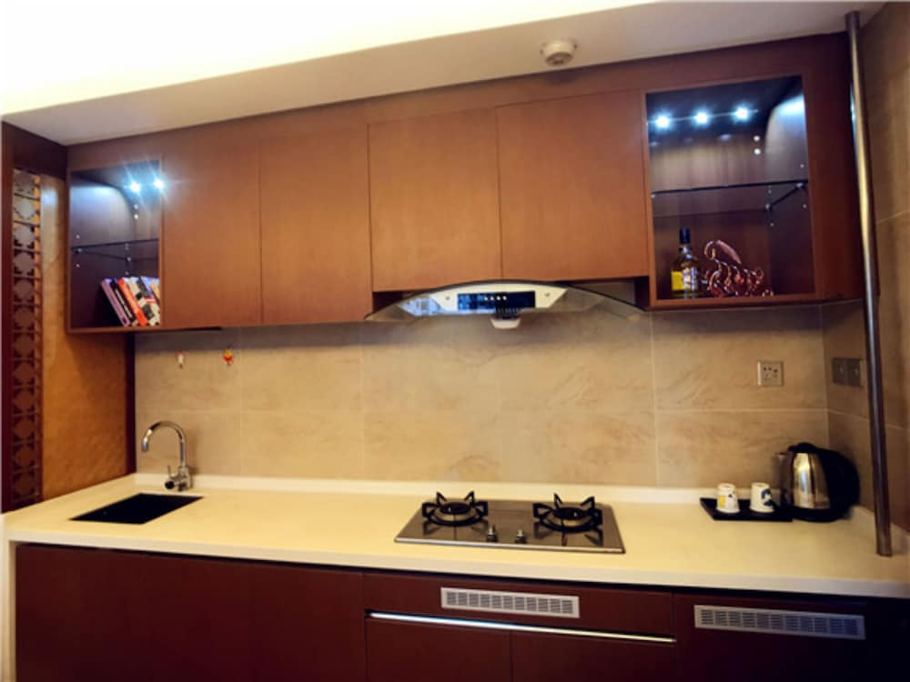Sanya Linglong Lulushun Hotel