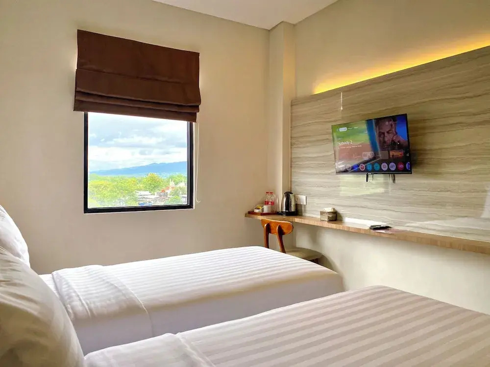 Front One Hotel Gombong