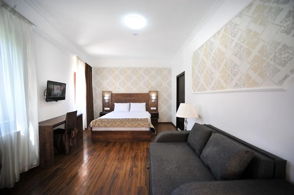 RK Hotel City