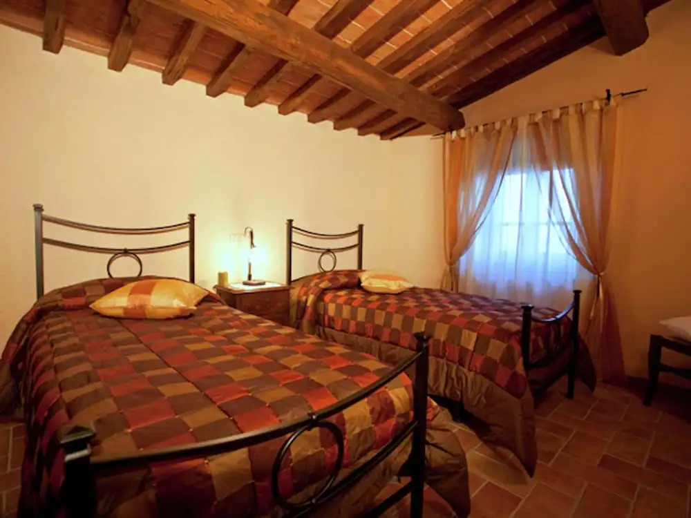 Impressive Villa in Cortona with Swimming Pool