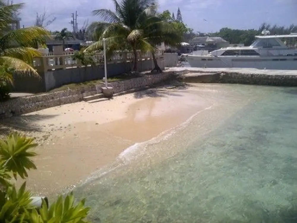 Cariblue Hotel & Scuba Resort