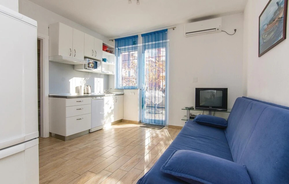 Amazing Apartment in Pakostane With 2 Bedrooms and Wifi