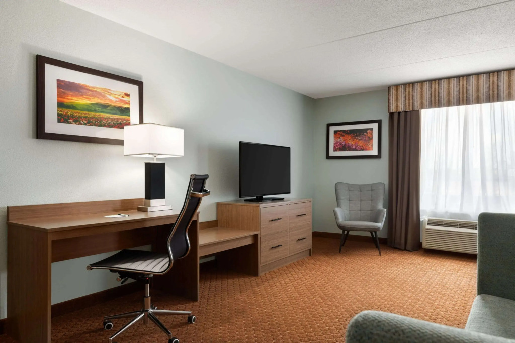 Wingate by Wyndham Louisville East