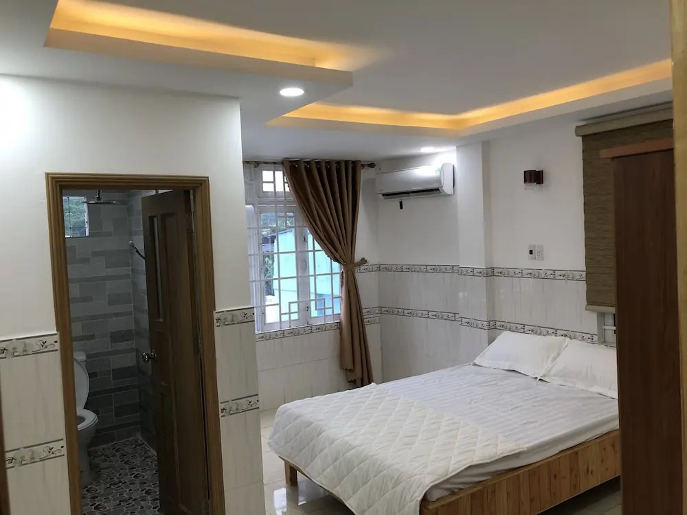 Binh Minh Hostel by OYO Rooms