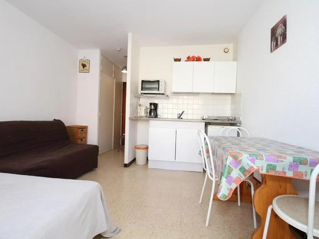 Appartement Balaruc-les-Bains, 1 pièce, 2 personnes - FR-1-553-99