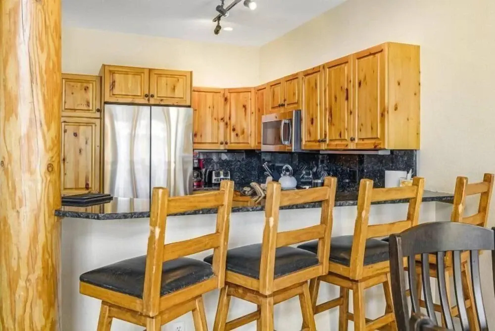 Beautiful 4 Bedroom Townhome Near Snowflake Lift in Breckenridge