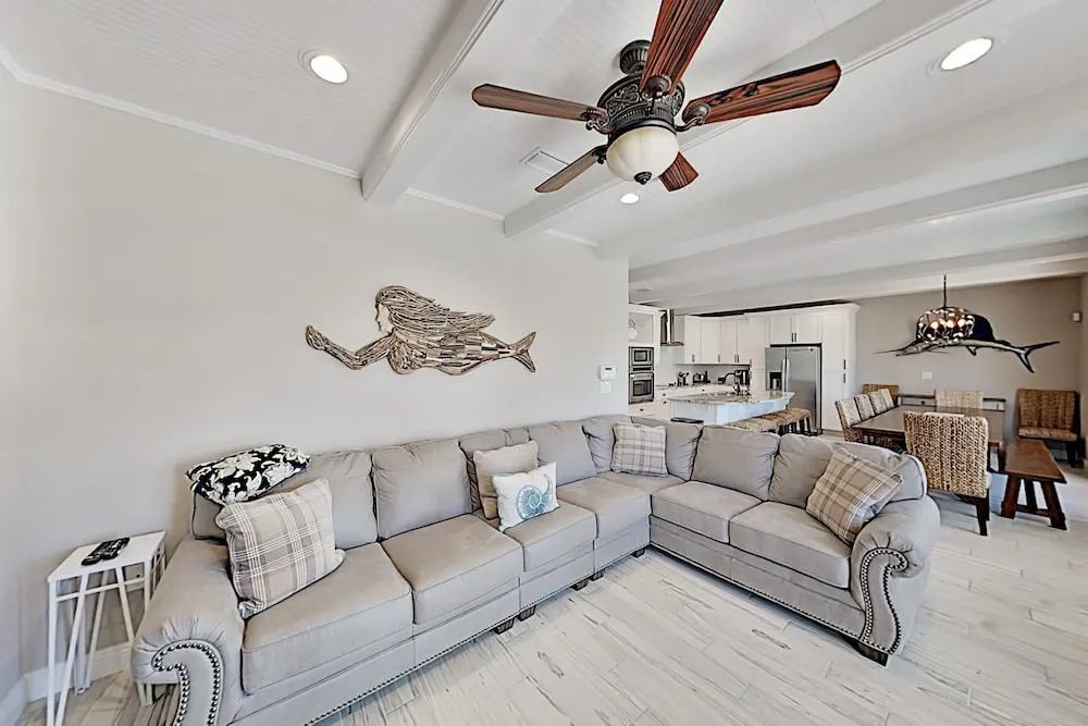 Gorgeous East Beach W/ Pool - Steps To Sand 5 Bedroom Home