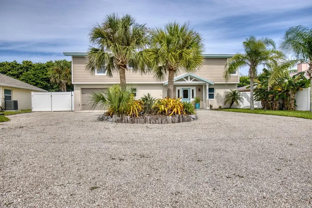 Gorgeous Home With Pool Walk to car Free Beach 4717s