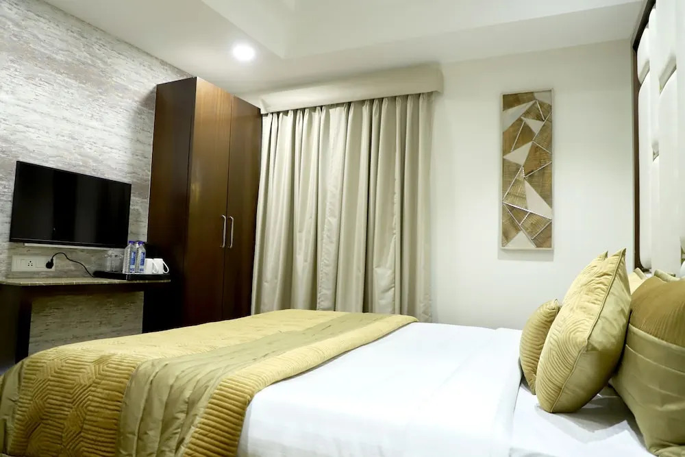Hotel Grand Girdhar